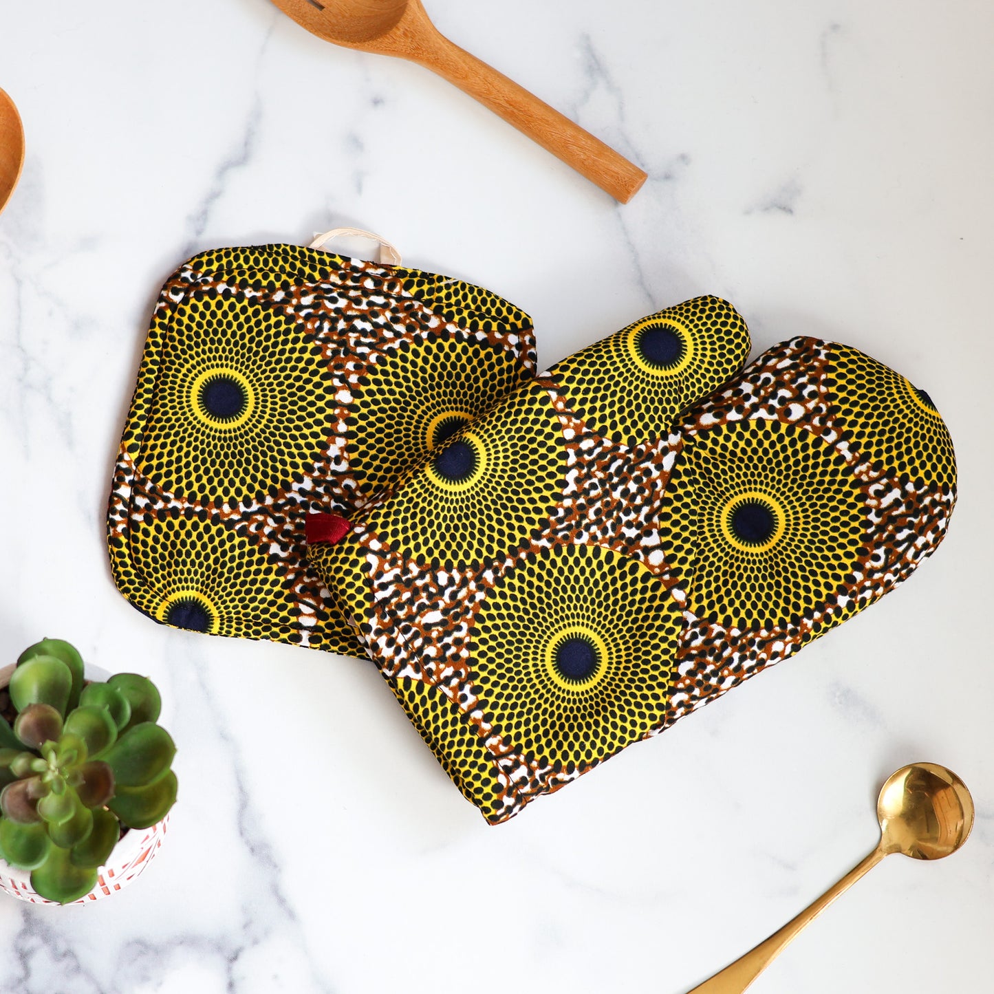 Nsu Oven Mitt and Potholder Set - NDINI ACCESSORIES