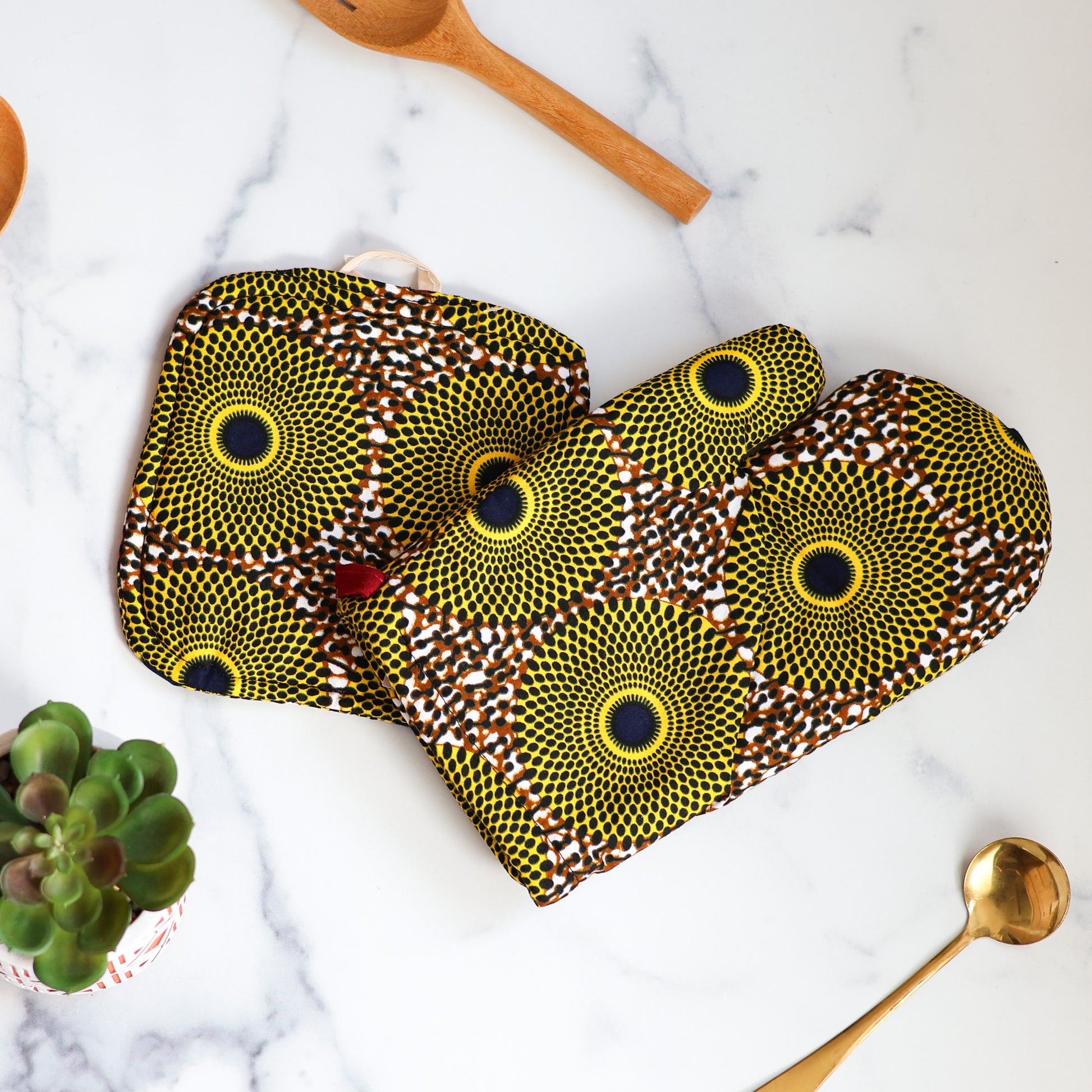 Nsu Oven Mitt and Potholder Set - NDINI ACCESSORIES