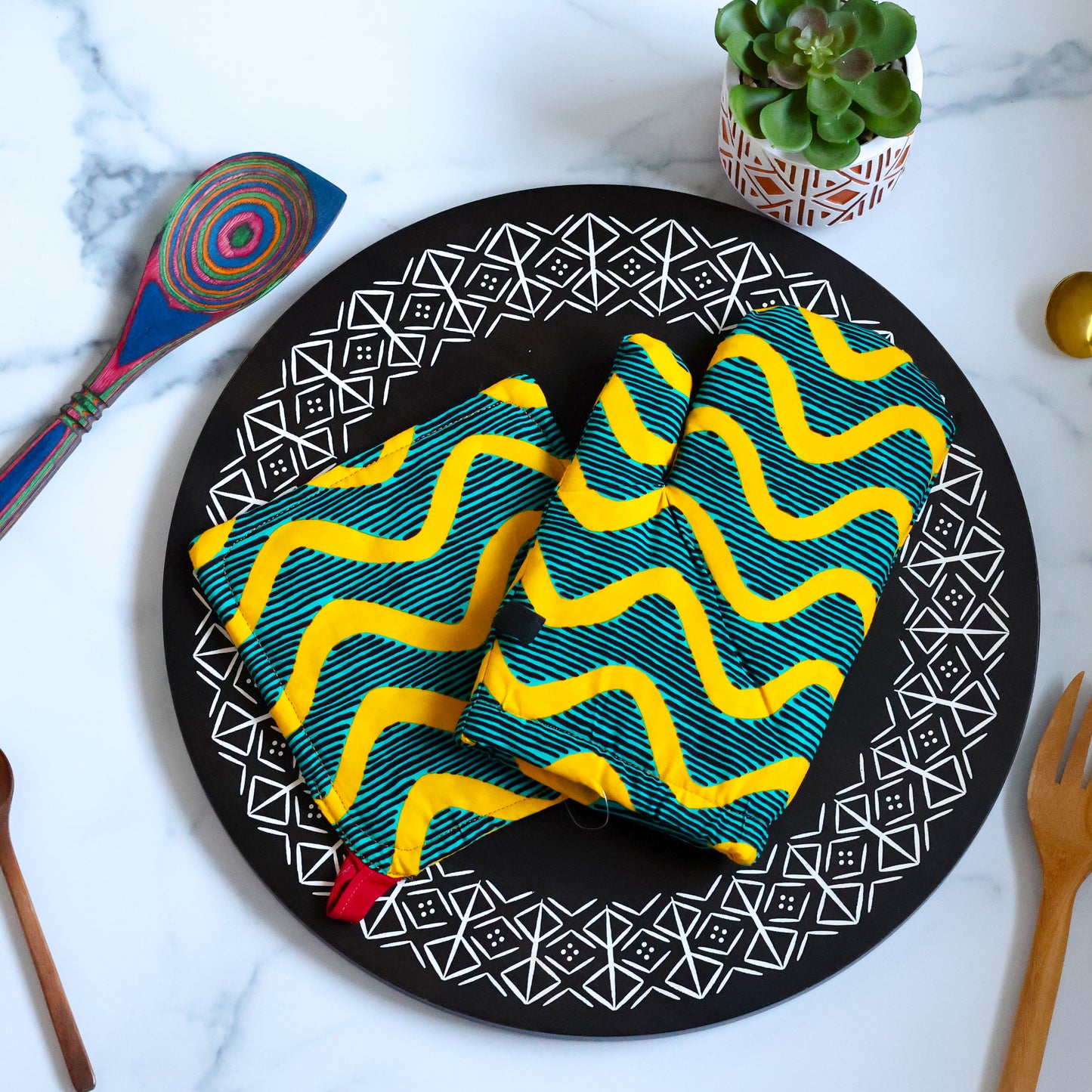 Bura Oven Mitt and Pot Holder